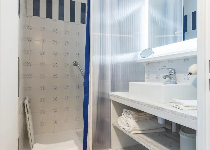 Le Perchoir, Avec Parking, Face Aux Thermes *